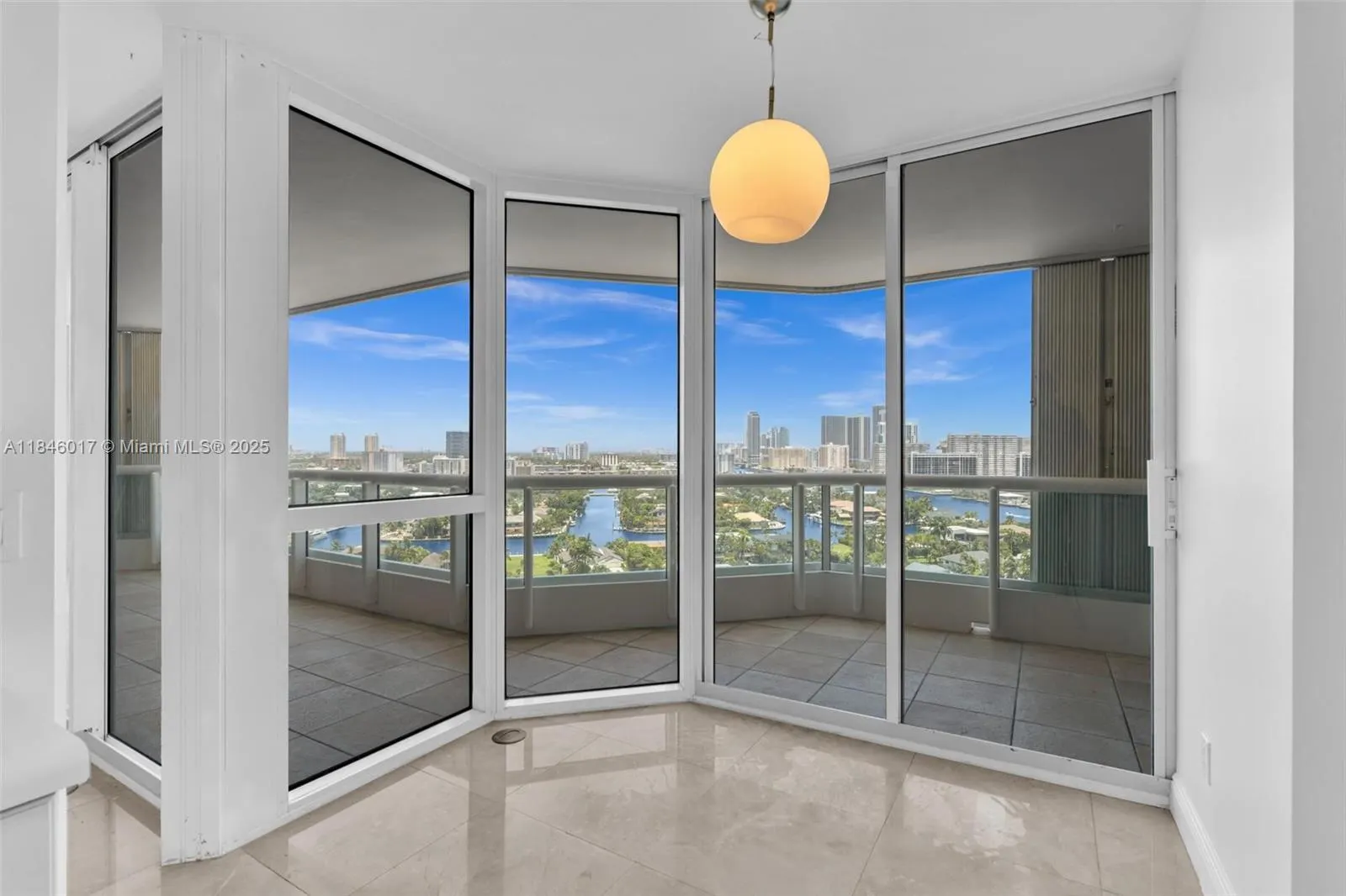 21205 Yacht Club Dr, #1809