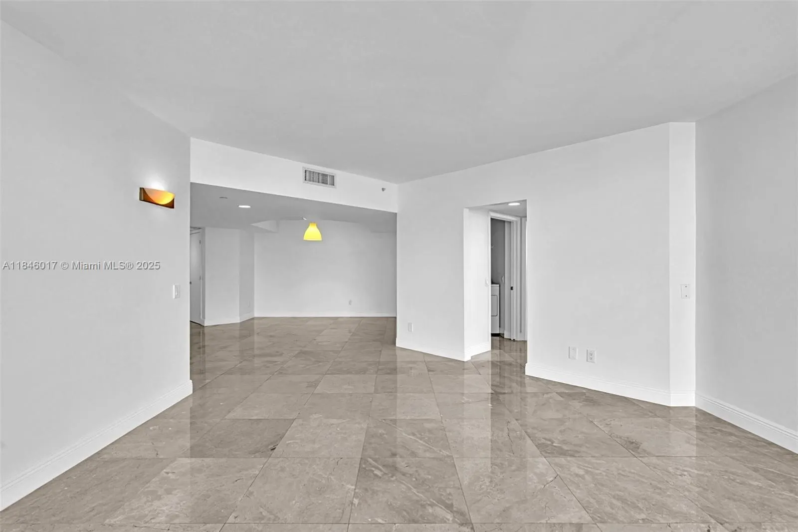 21205 Yacht Club Dr, #1809