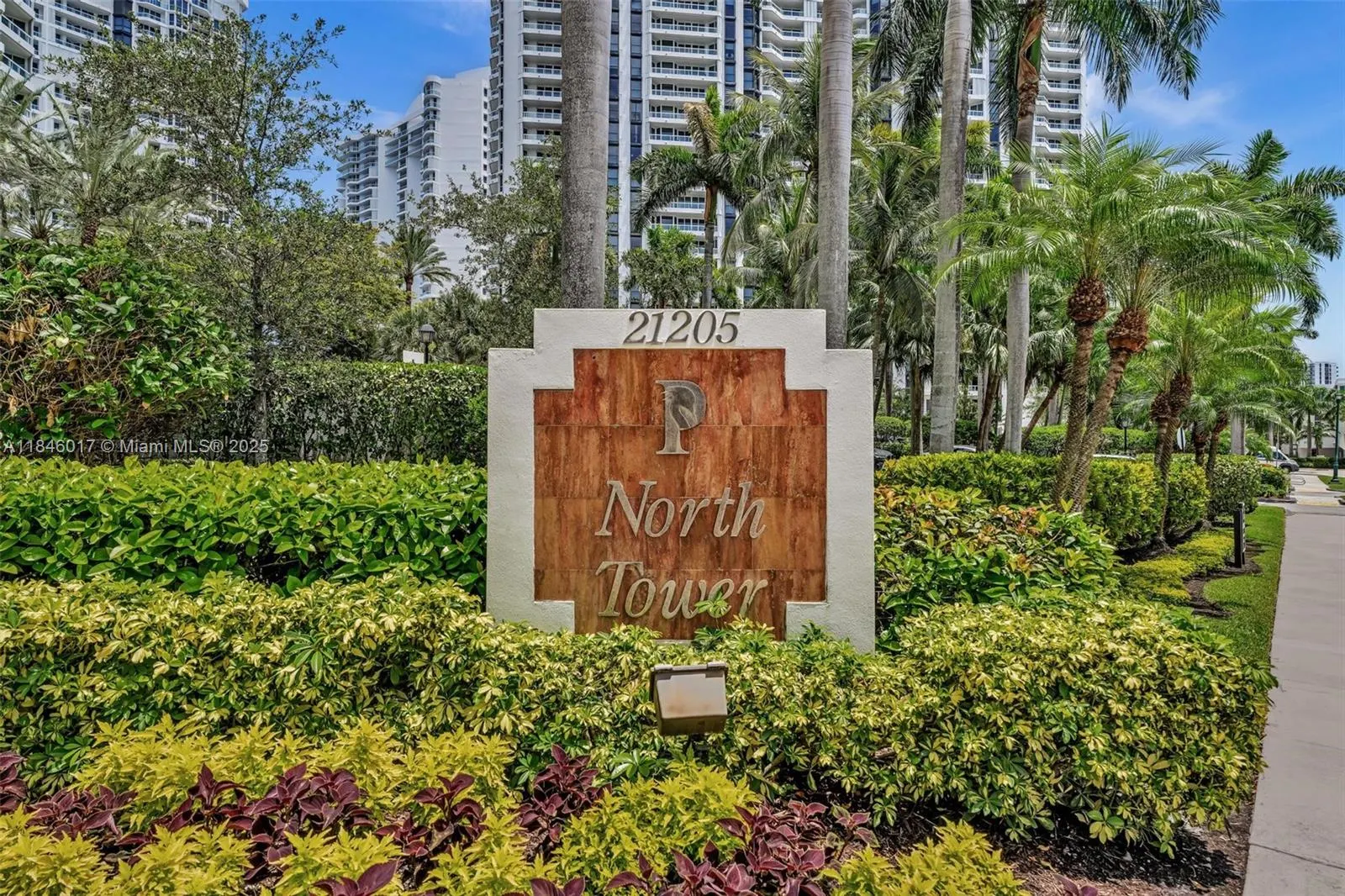 21205 Yacht Club Dr, #1809