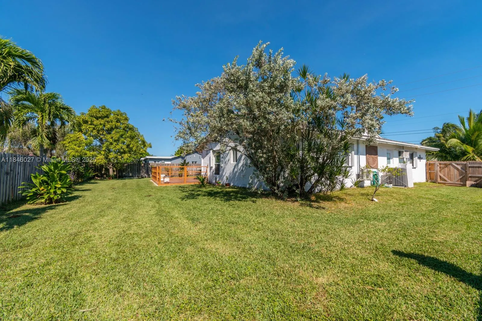 6613 W Westwood Blvd W