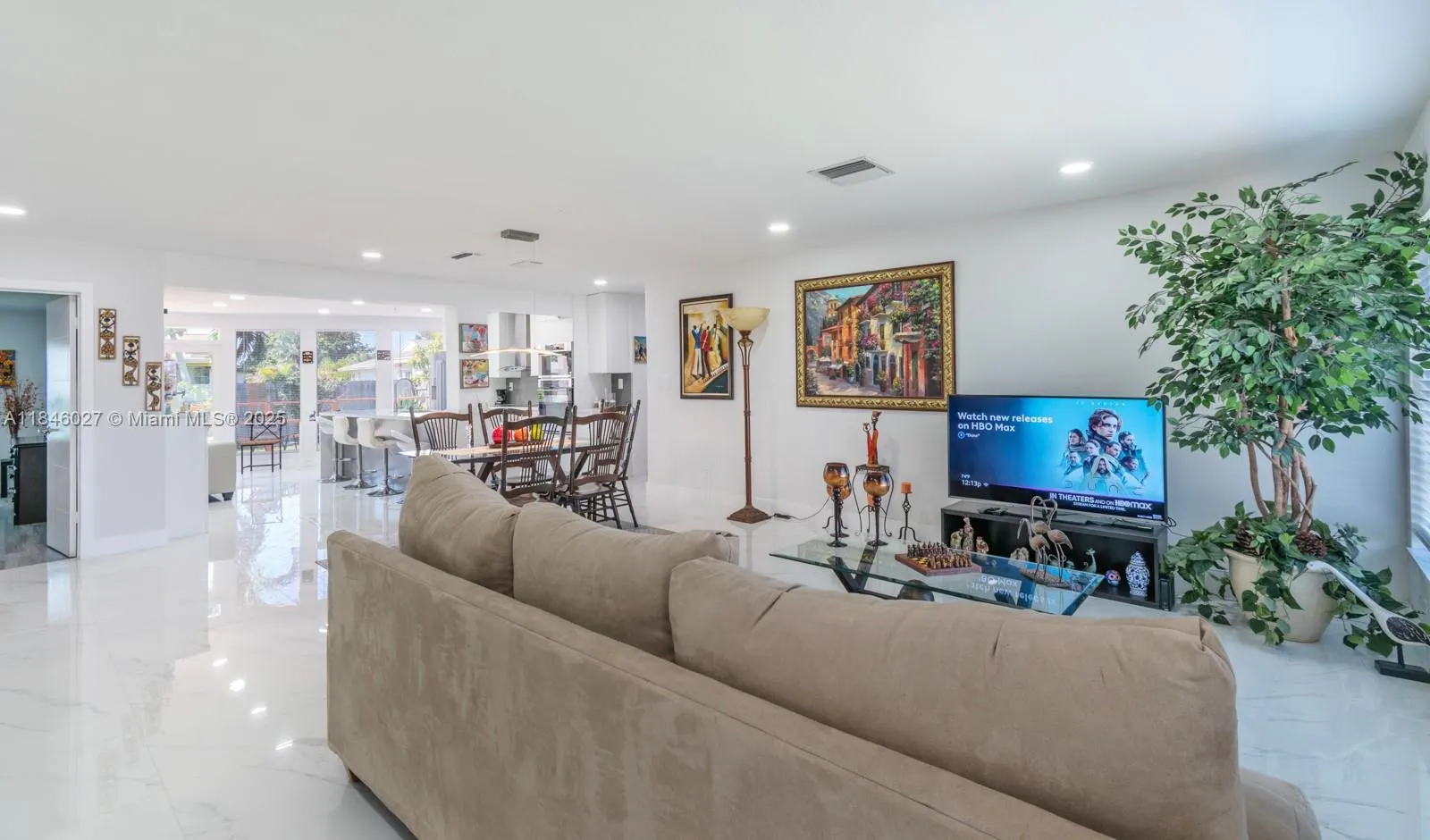6613 W Westwood Blvd W