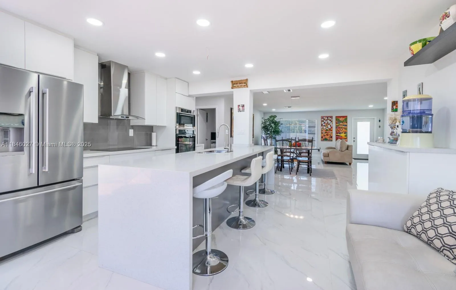 6613 W Westwood Blvd W