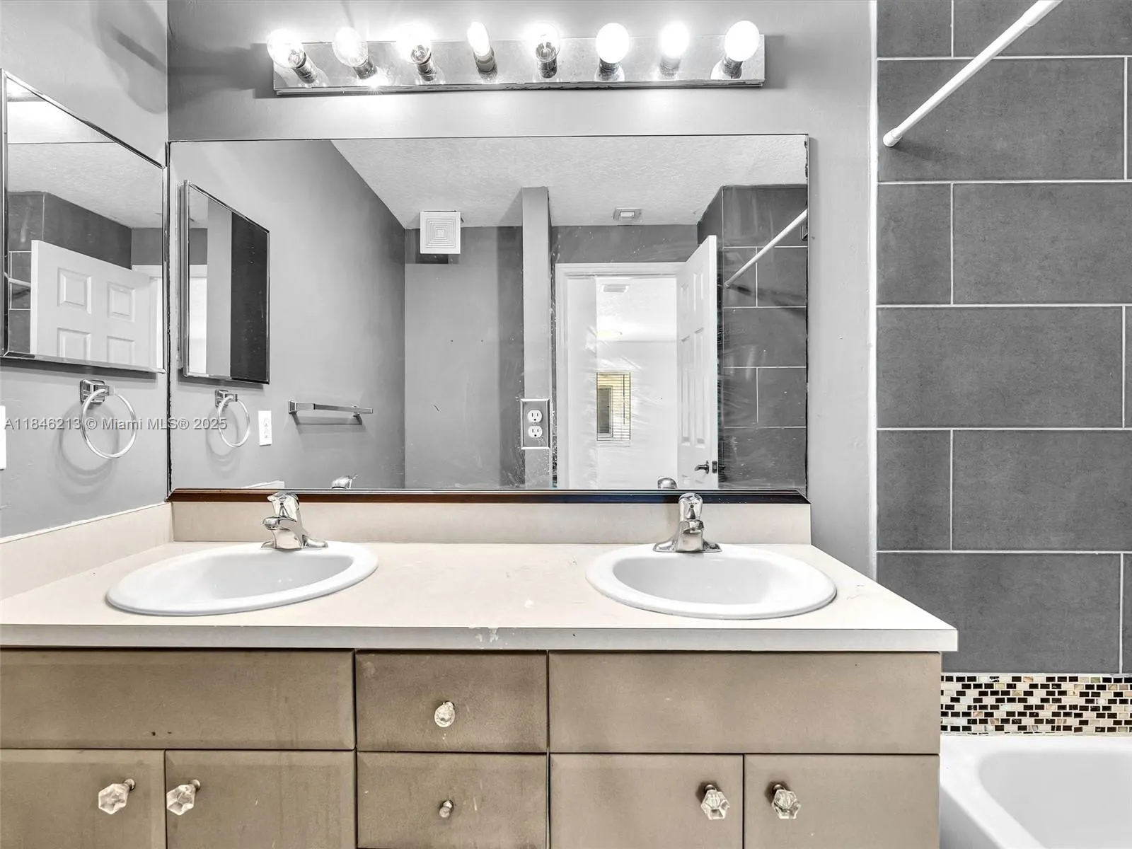 2727 Treasure Cove Cir, #2727