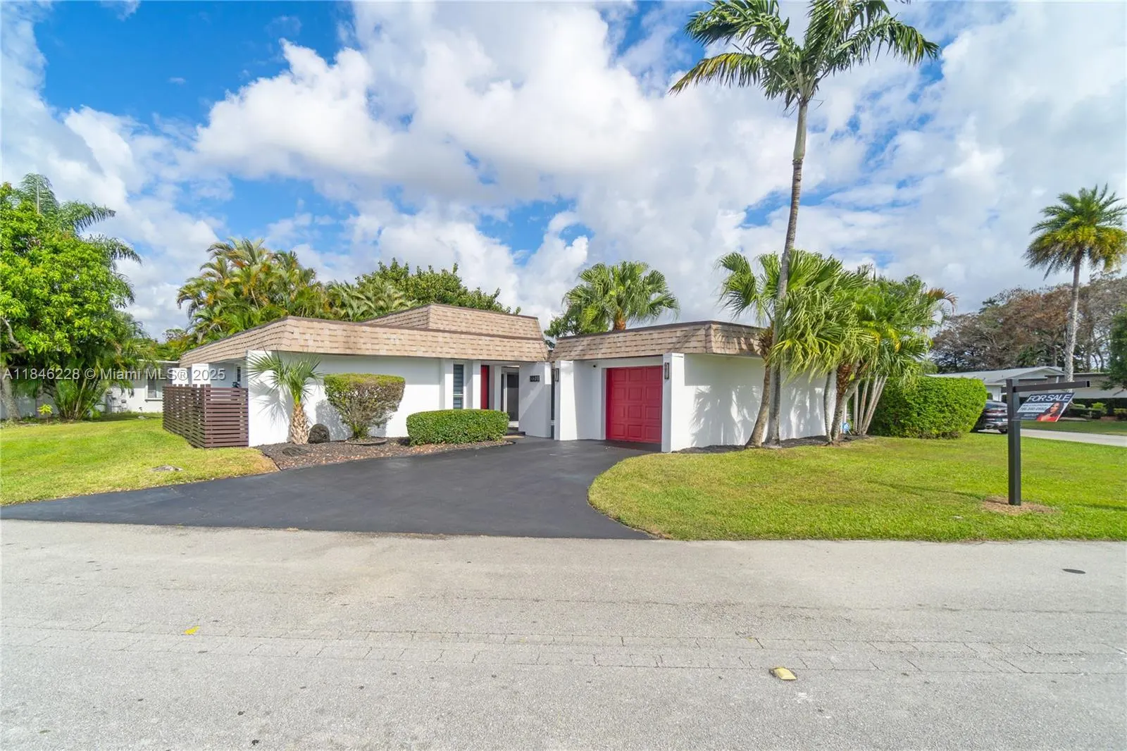 5601 White Cedar Ln