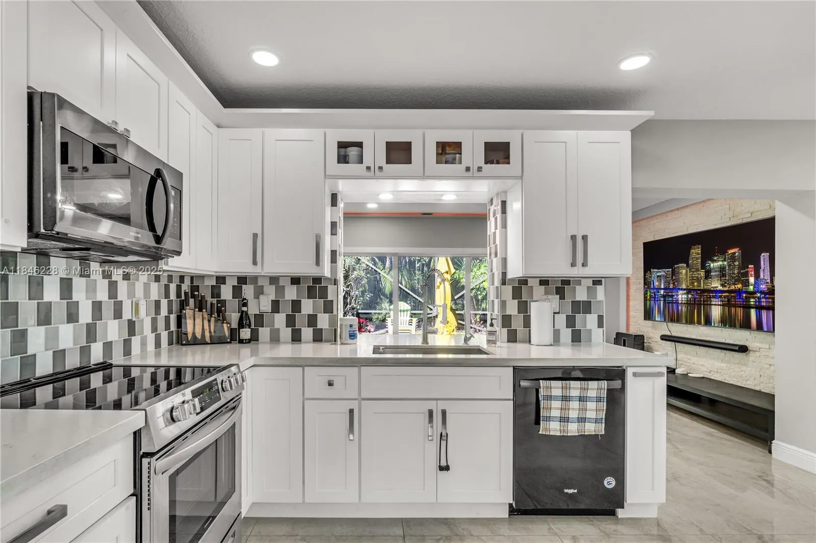 5601 White Cedar Ln