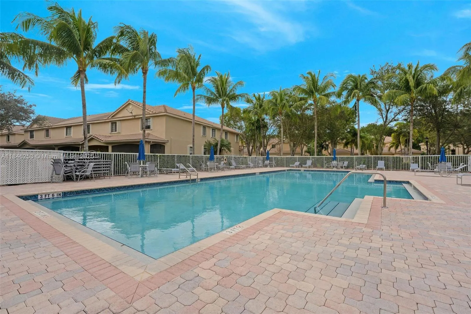 4295 Vineyard Cir