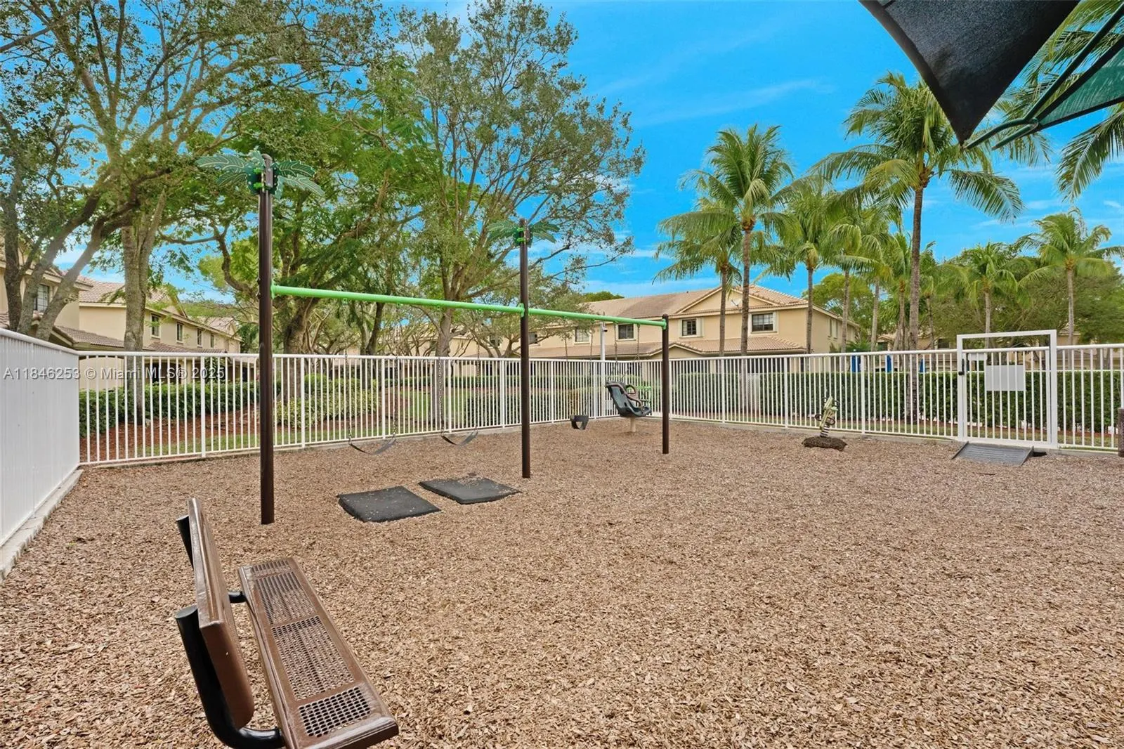 4295 Vineyard Cir