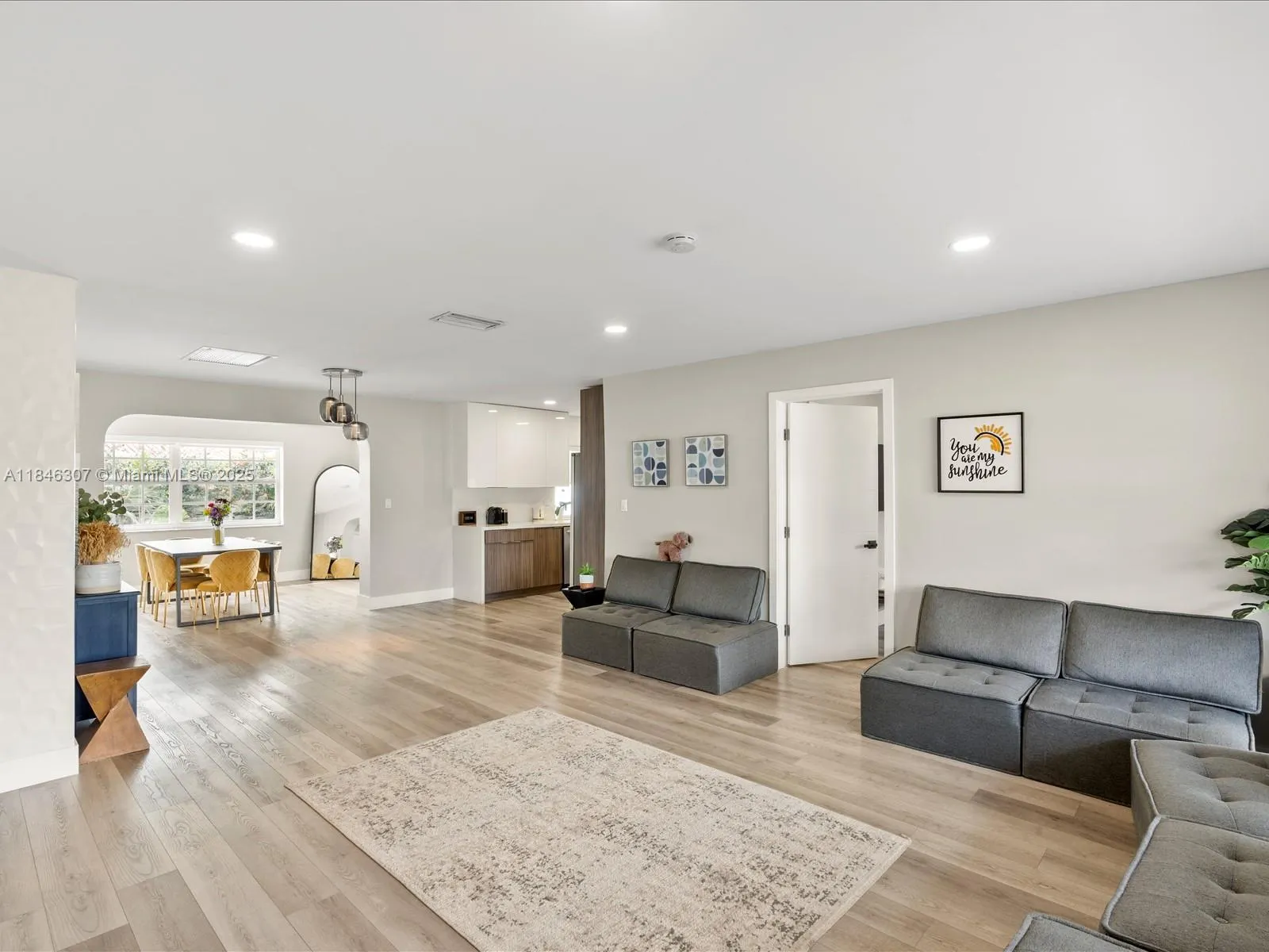 1116 NE 4th Ct