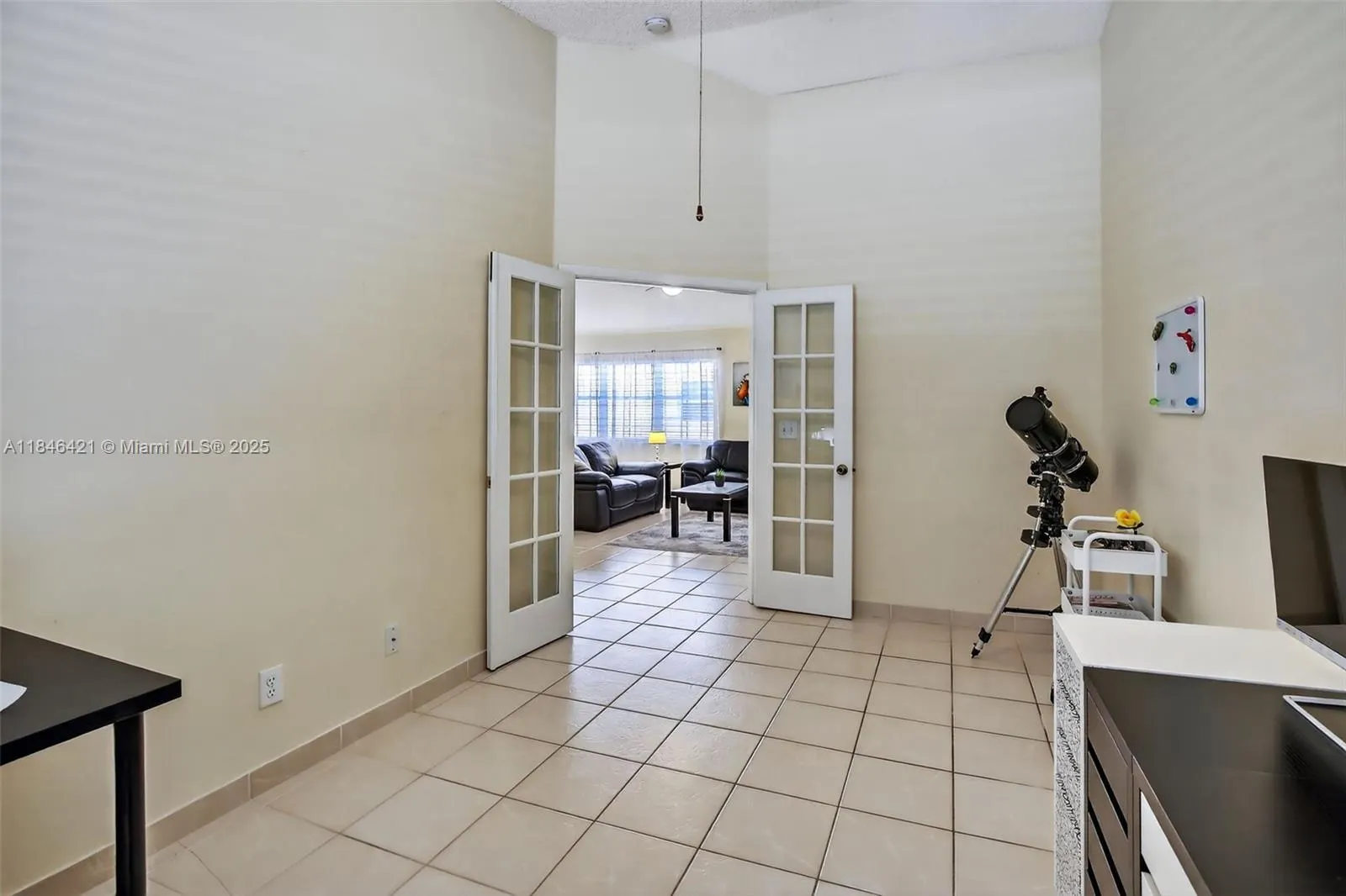 7306 NW 1st Mnr