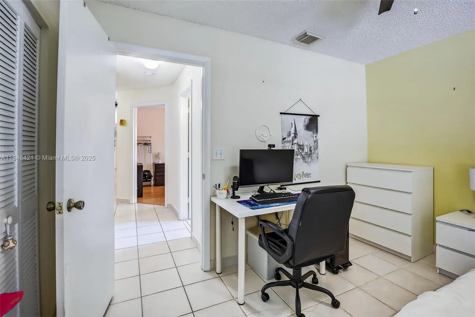 7306 NW 1st Mnr