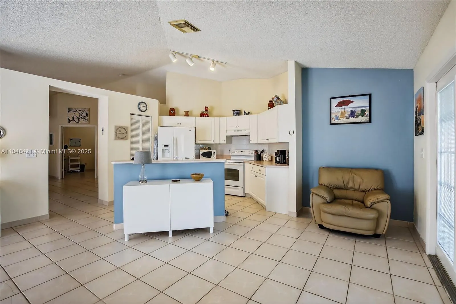 7306 NW 1st Mnr