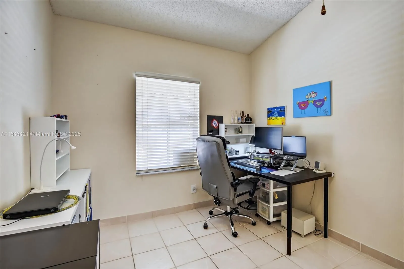 7306 NW 1st Mnr