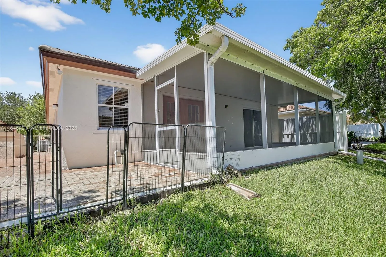 7306 NW 1st Mnr