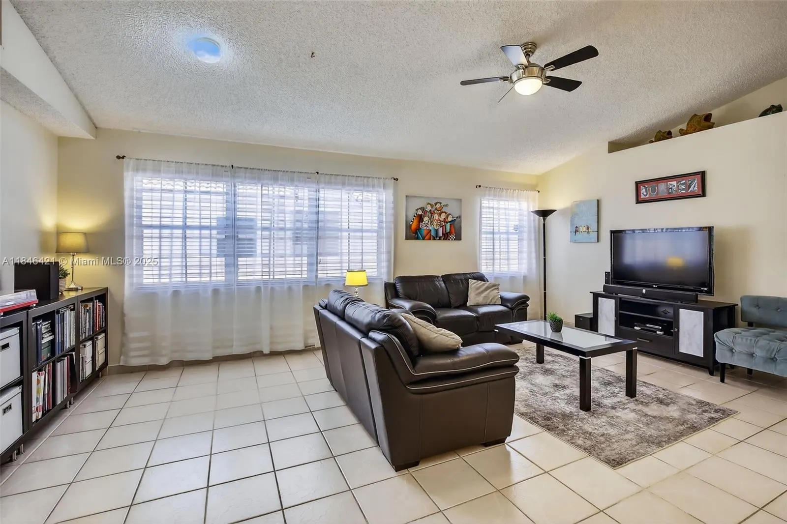 7306 NW 1st Mnr