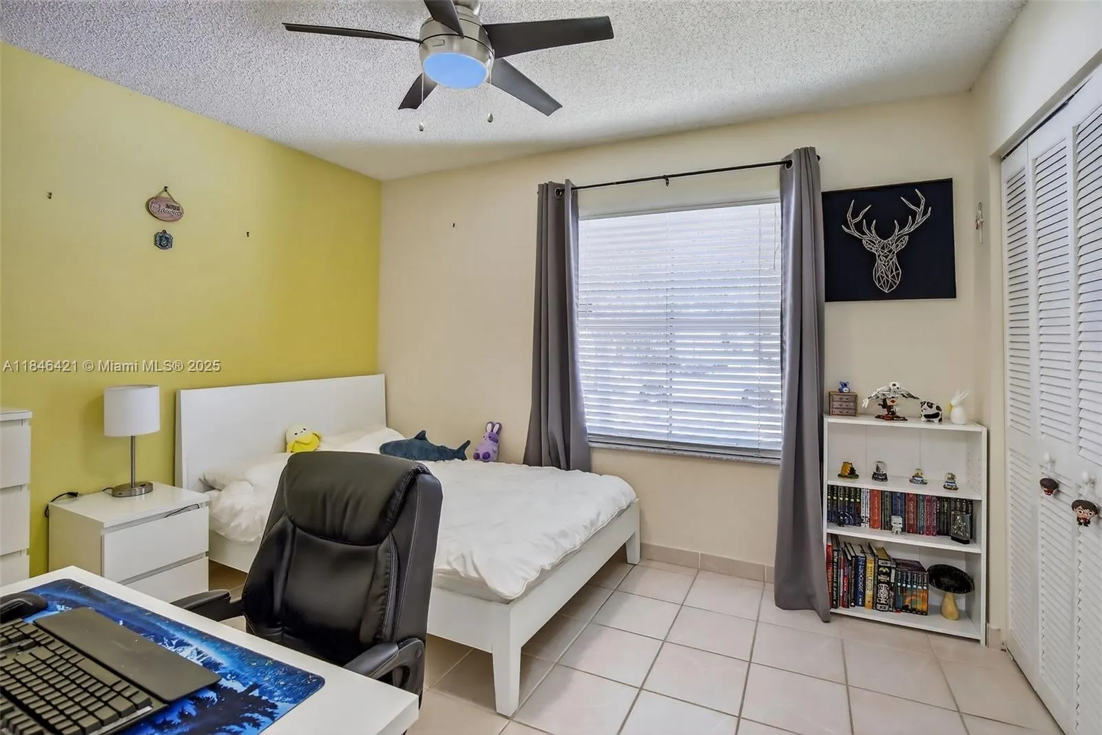7306 NW 1st Mnr