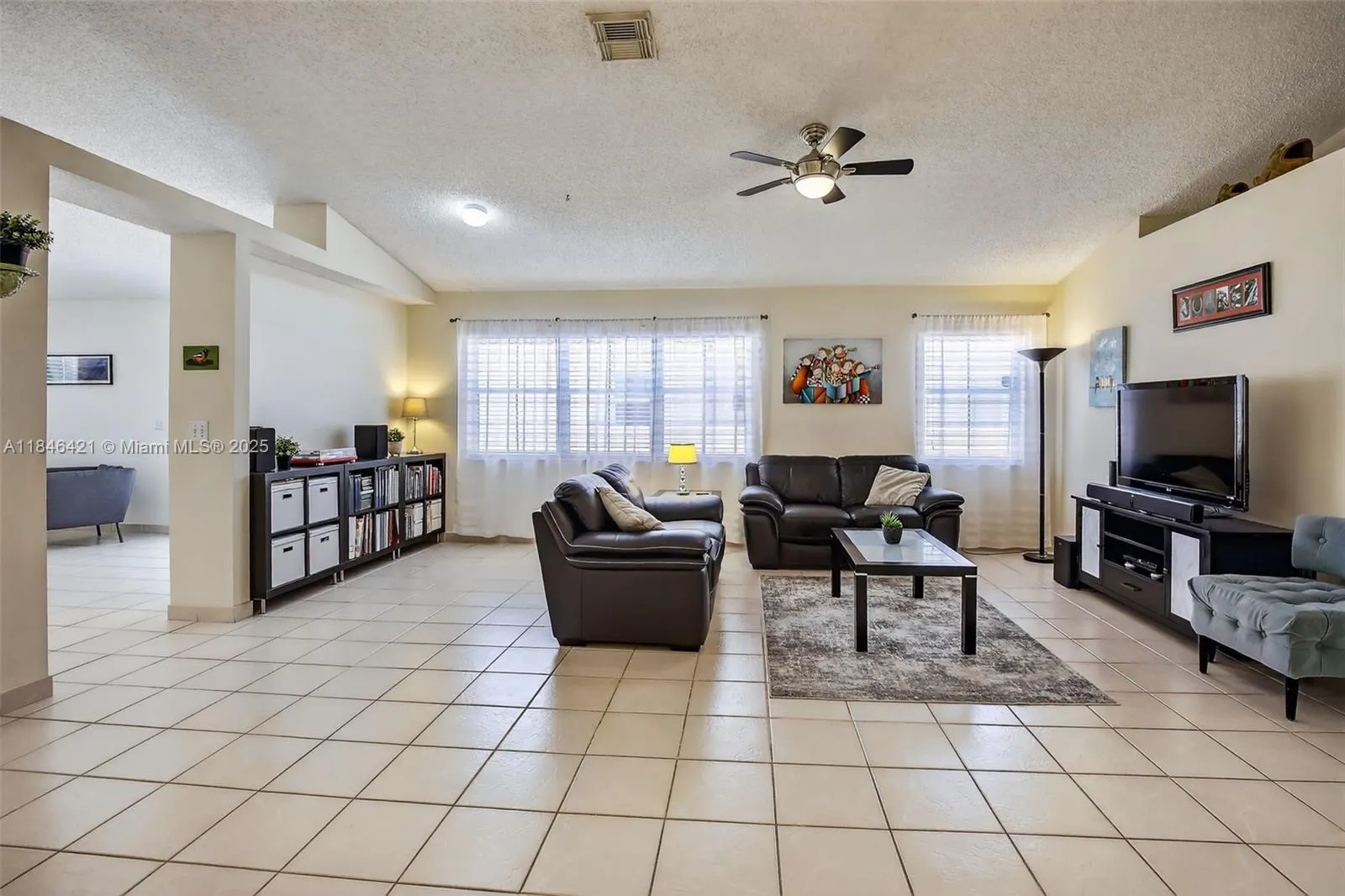 7306 NW 1st Mnr