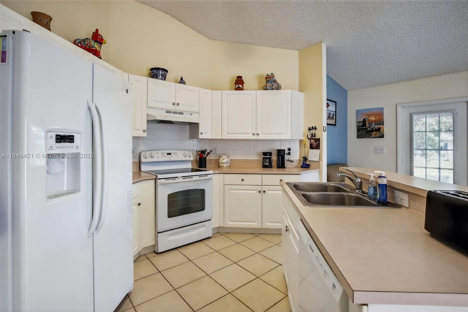 7306 NW 1st Mnr
