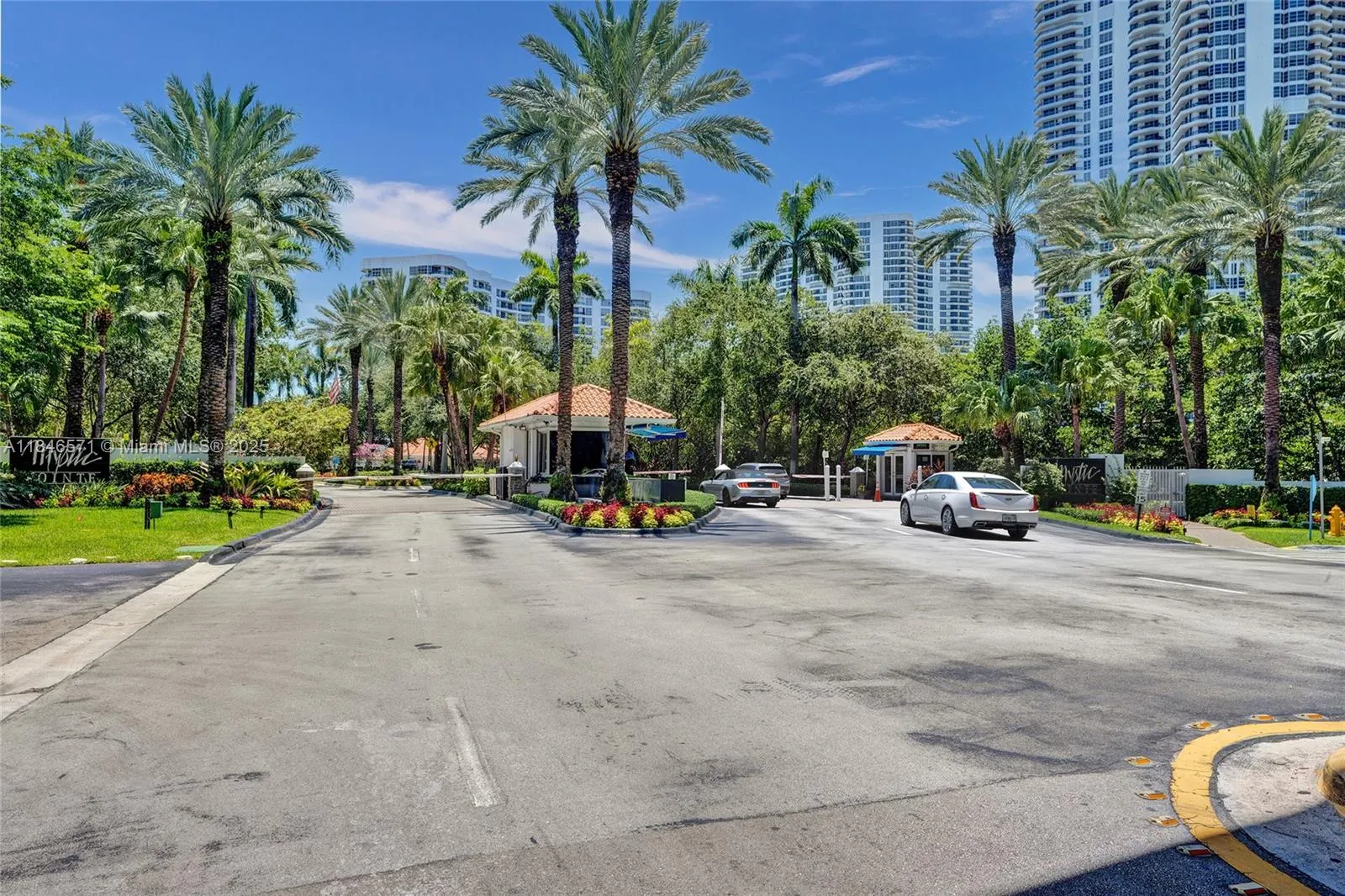 19101 Mystic Pointe Dr, #1711
