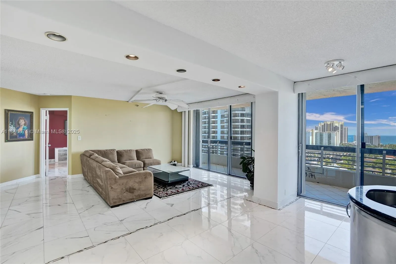 19101 Mystic Pointe Dr, #1711
