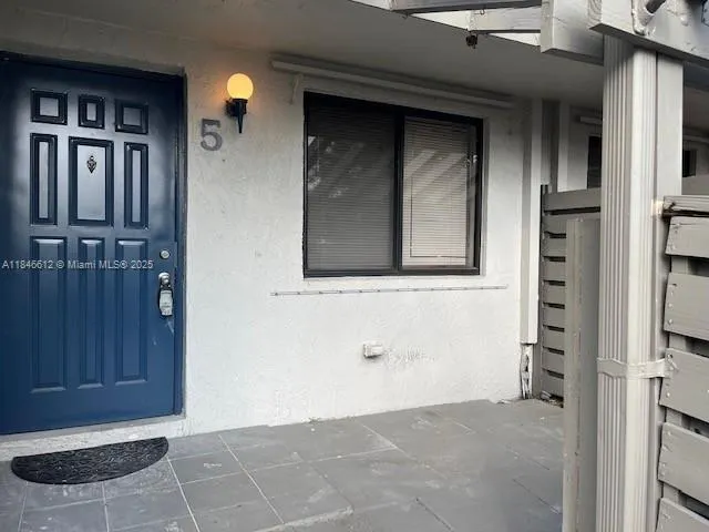 447 Lakeview Drive, #5