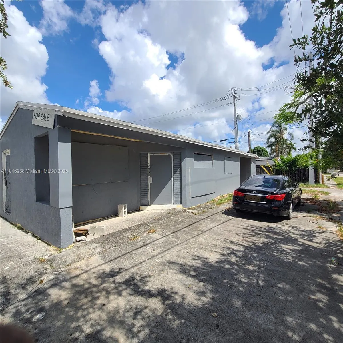 1900 N 66th Ave