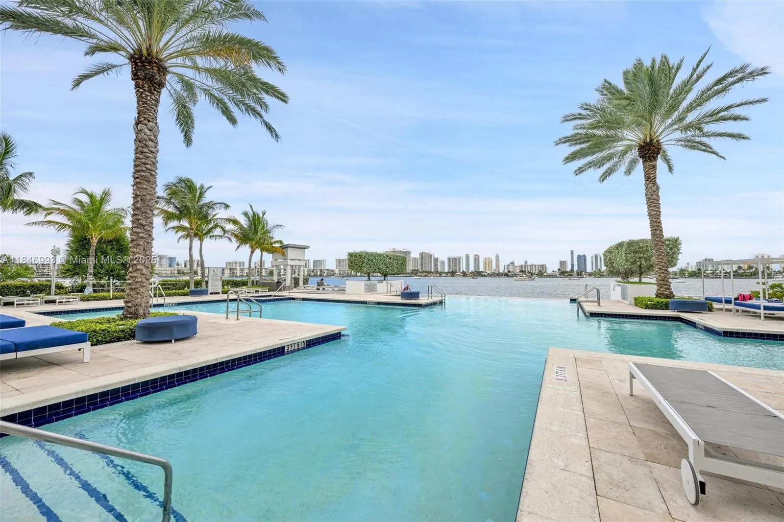 17111 Biscayne Blvd, #207