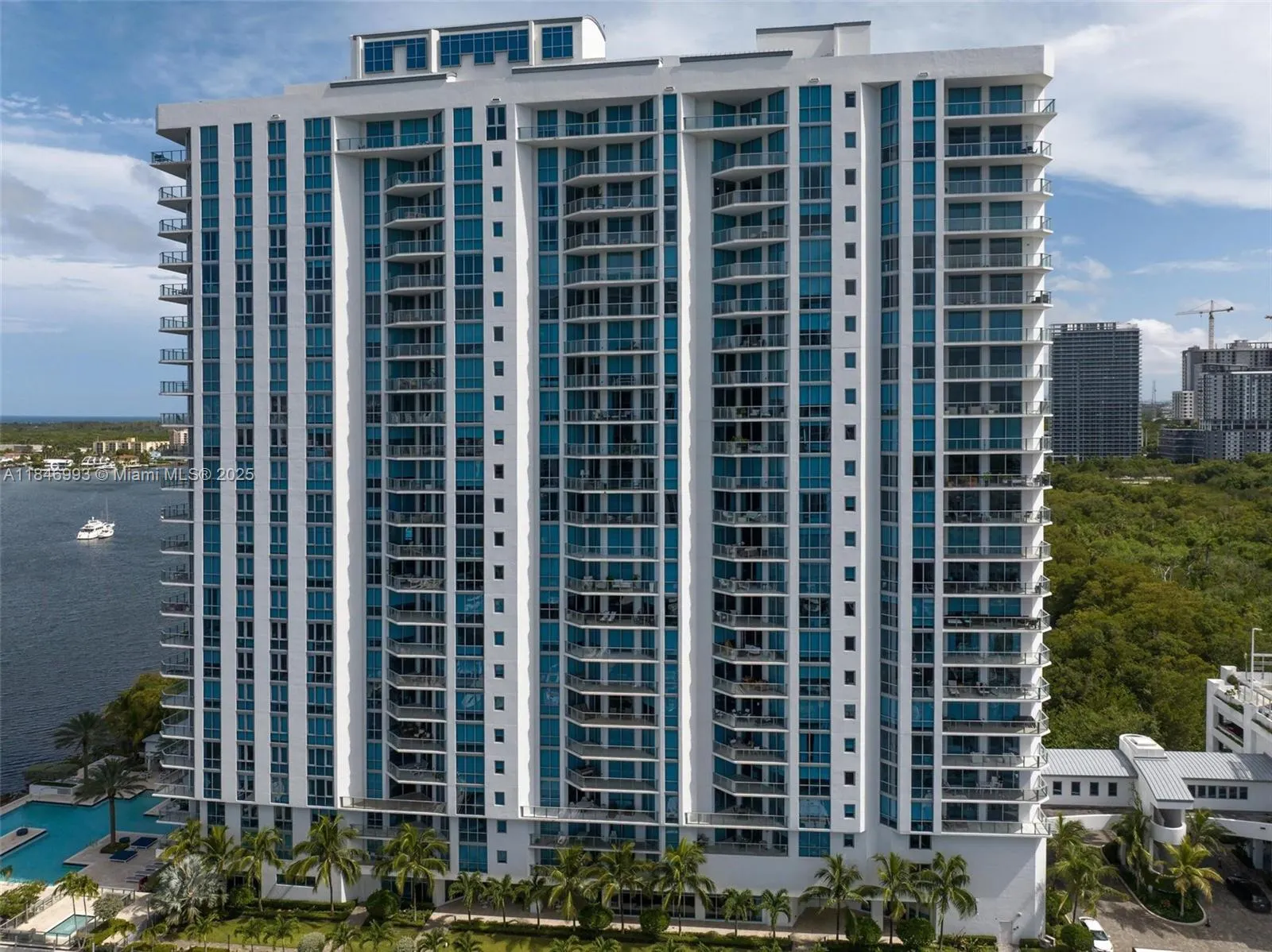 17111 Biscayne Blvd, #207