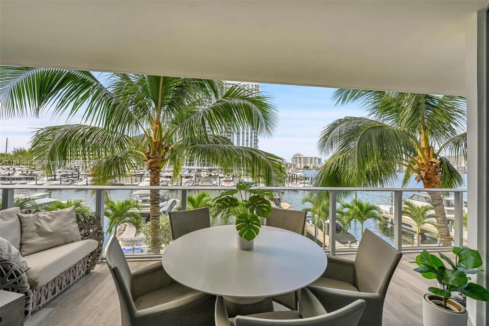 17111 Biscayne Blvd, #207