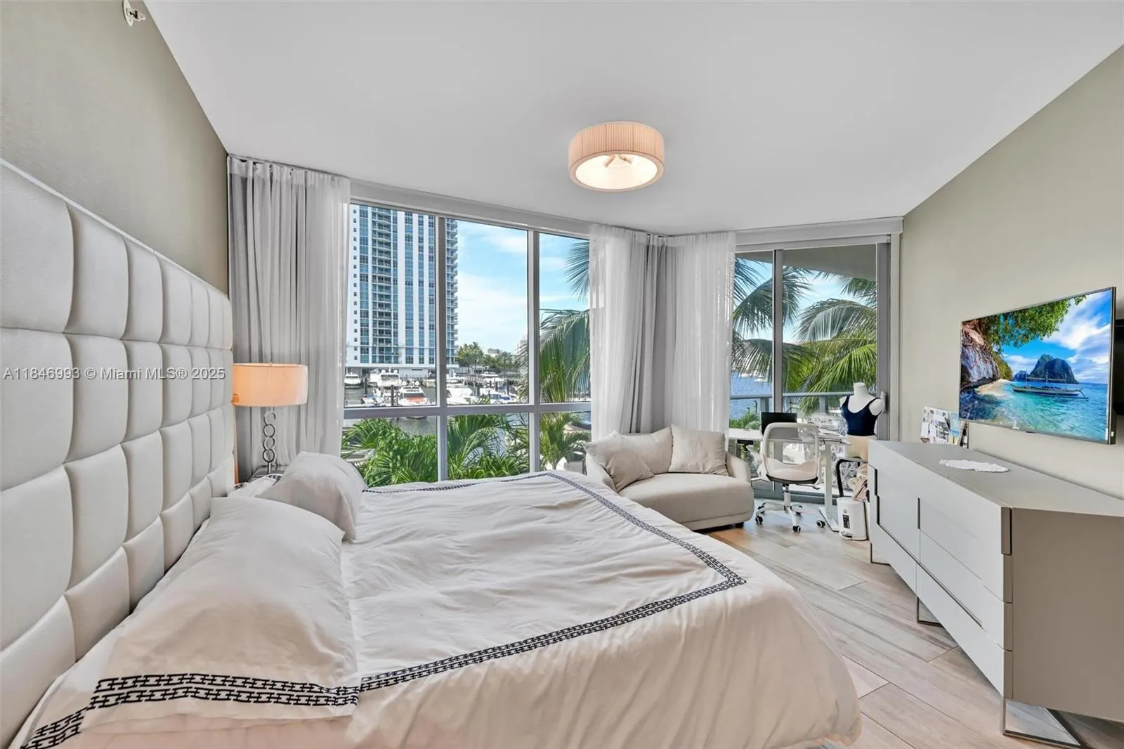 17111 Biscayne Blvd, #207
