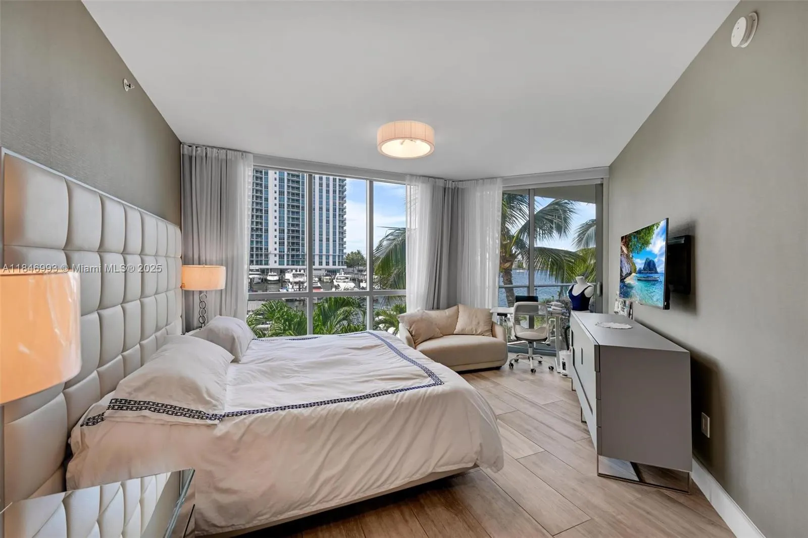 17111 Biscayne Blvd, #207