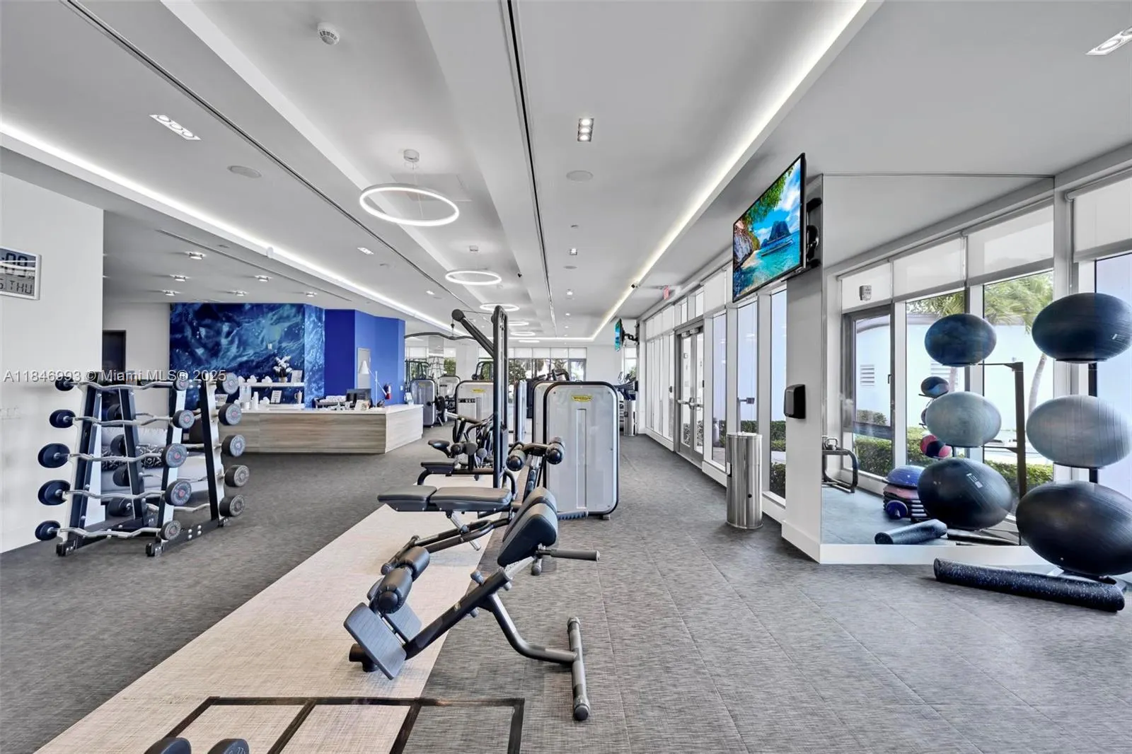 17111 Biscayne Blvd, #207
