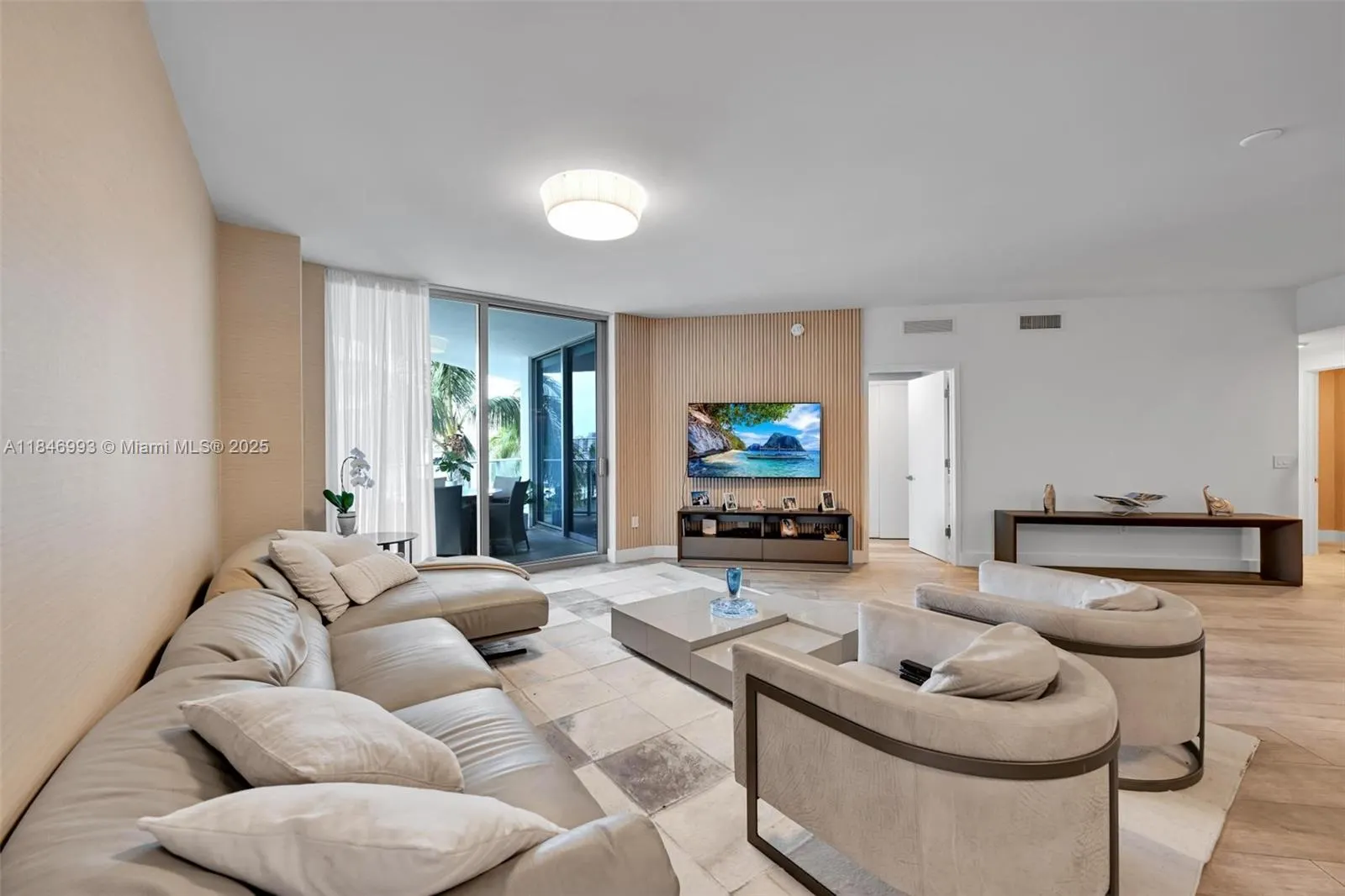 17111 Biscayne Blvd, #207