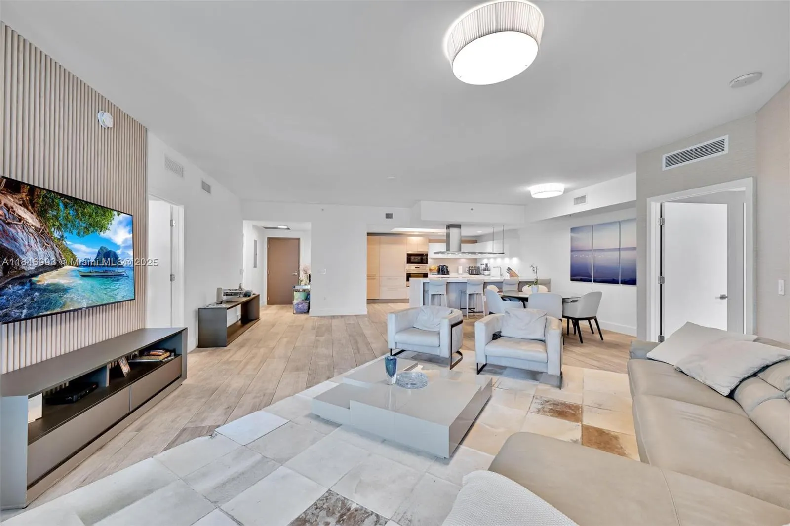 17111 Biscayne Blvd, #207