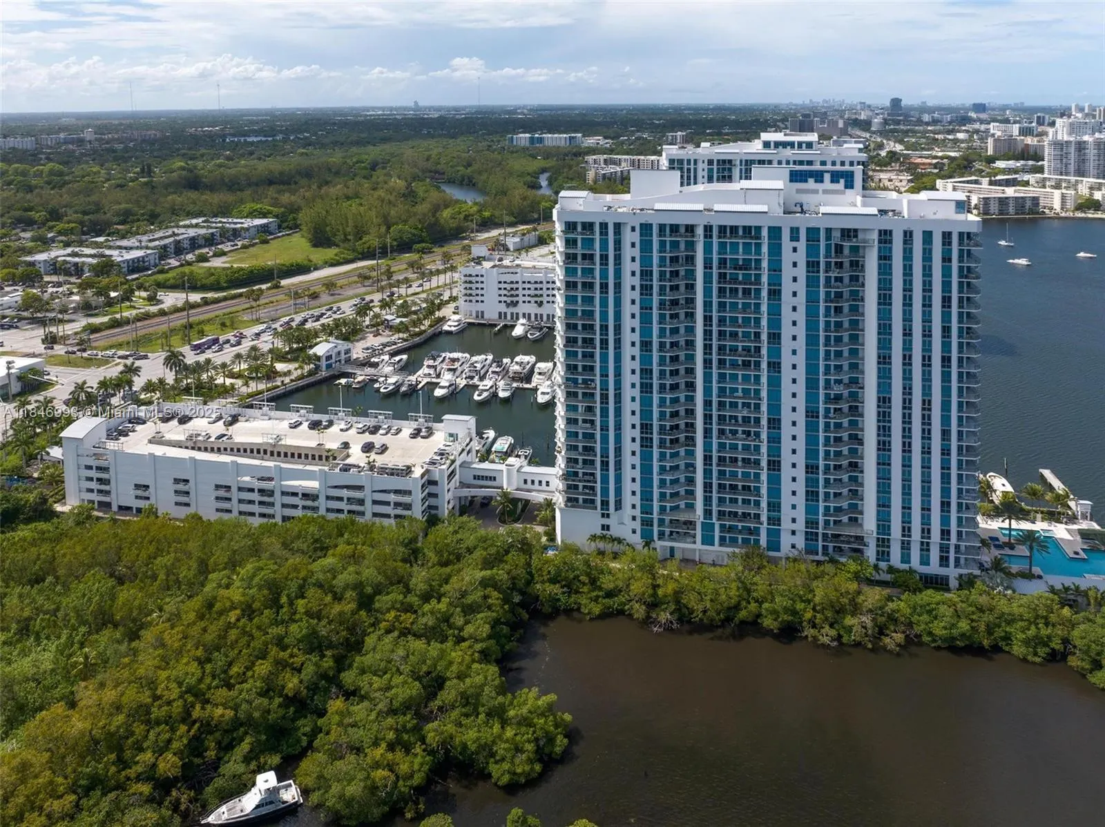 17111 Biscayne Blvd, #207