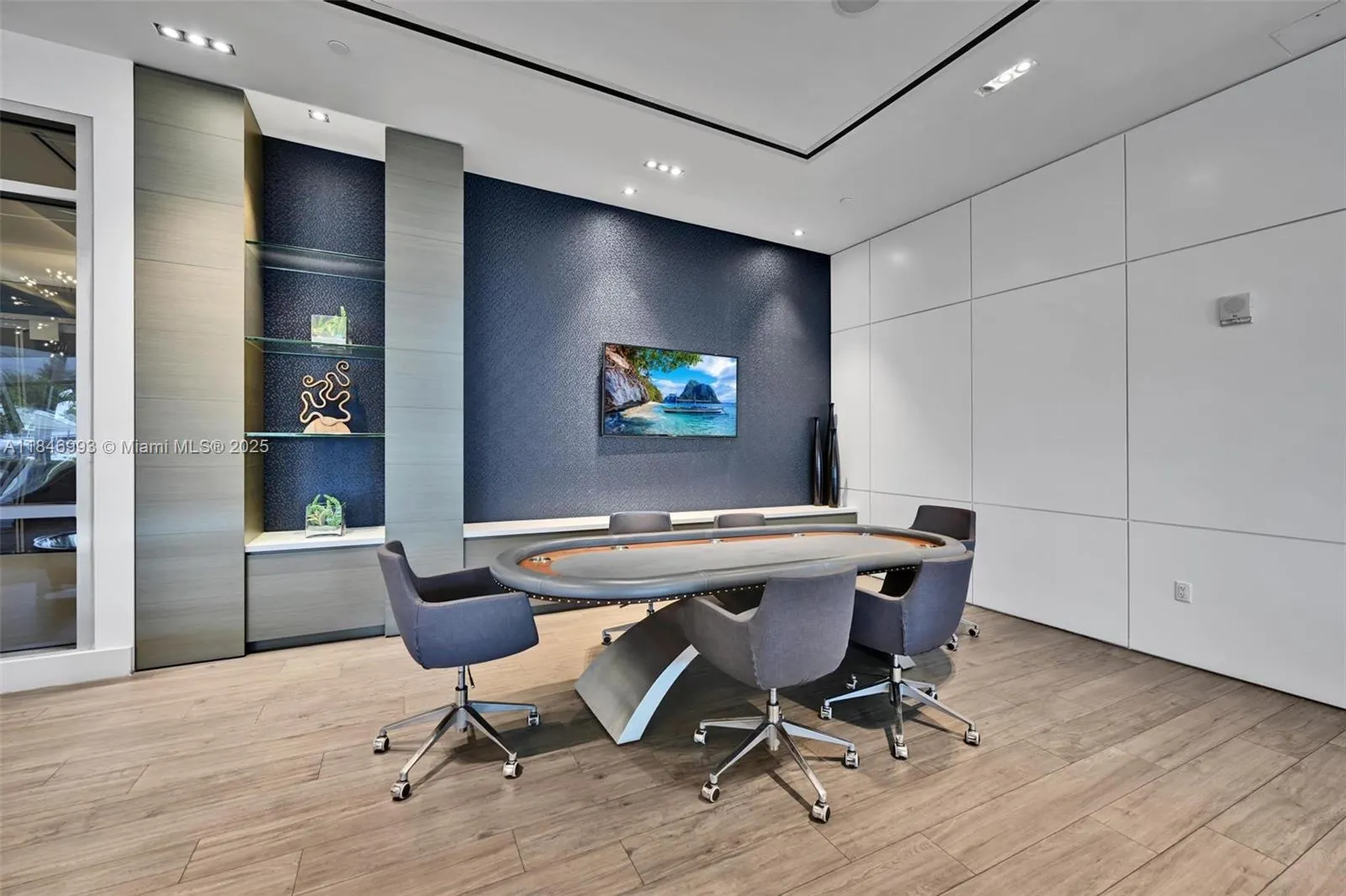 17111 Biscayne Blvd, #207