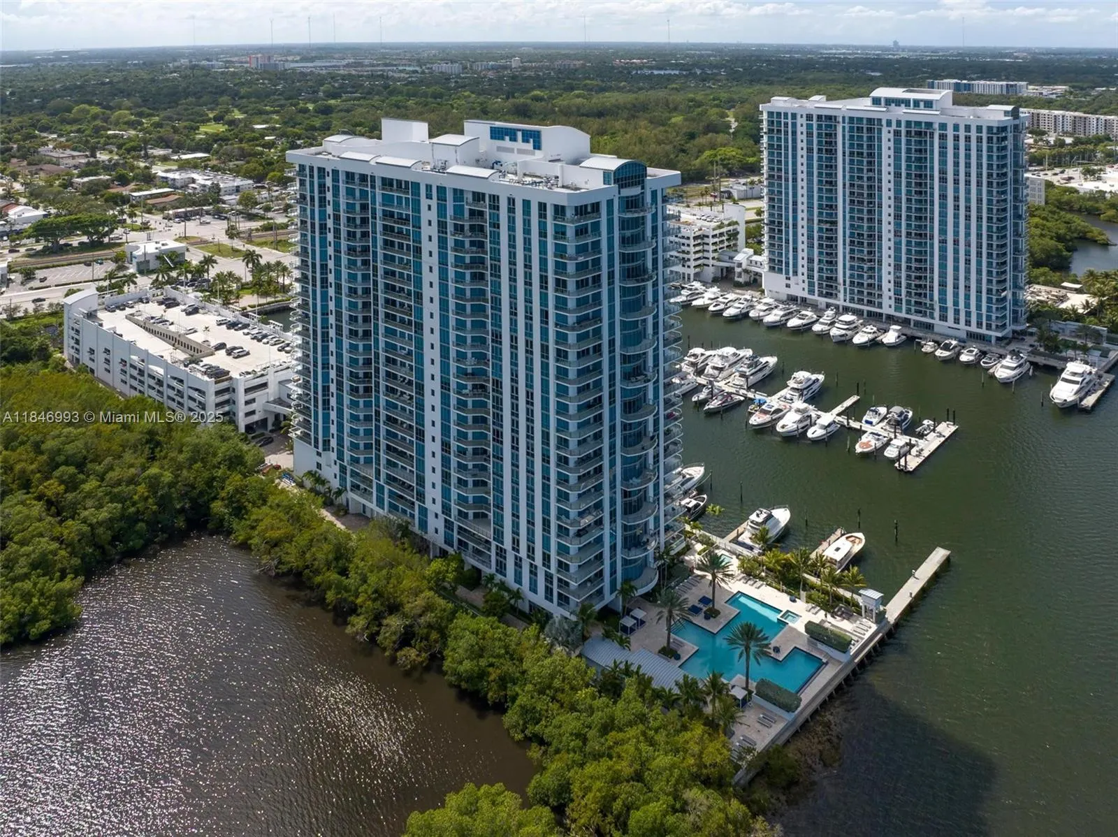 17111 Biscayne Blvd, #207