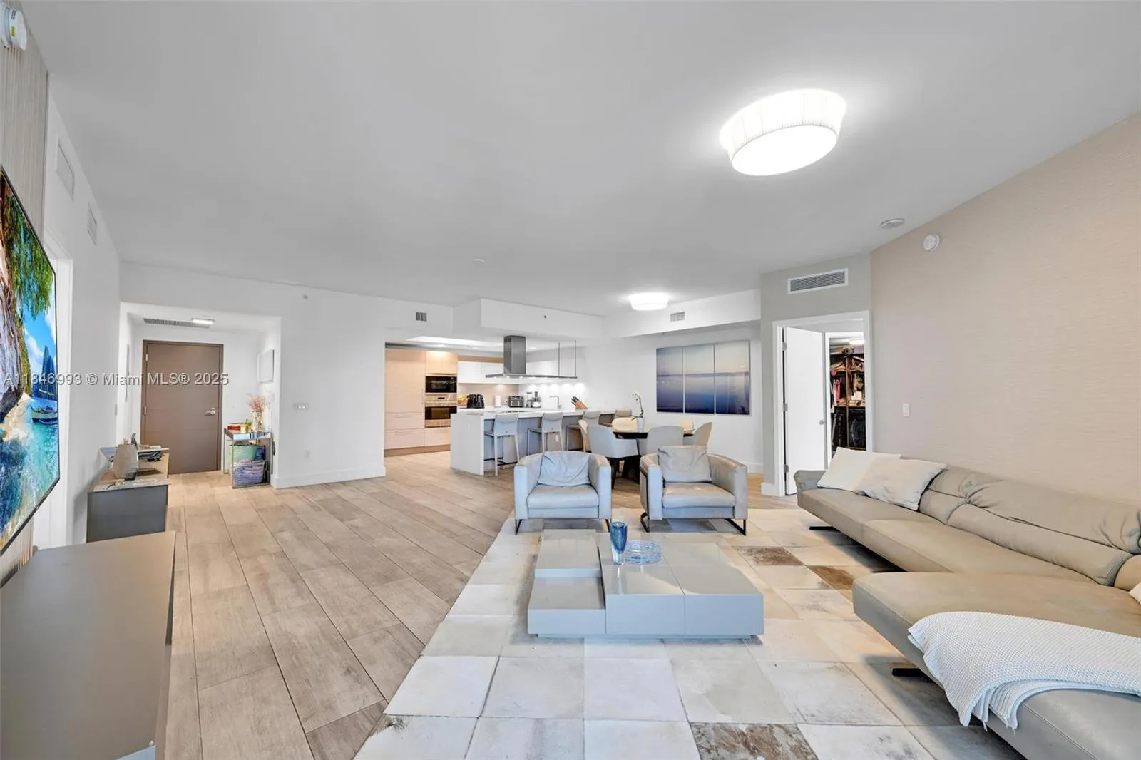 17111 Biscayne Blvd, #207