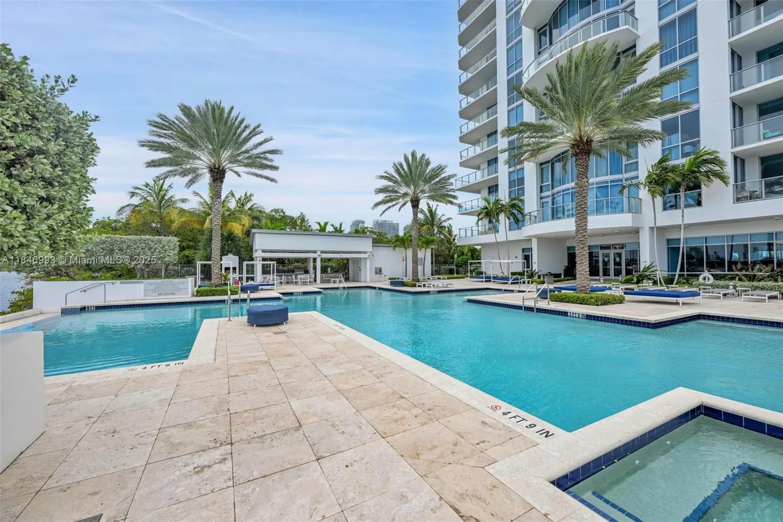 17111 Biscayne Blvd, #207