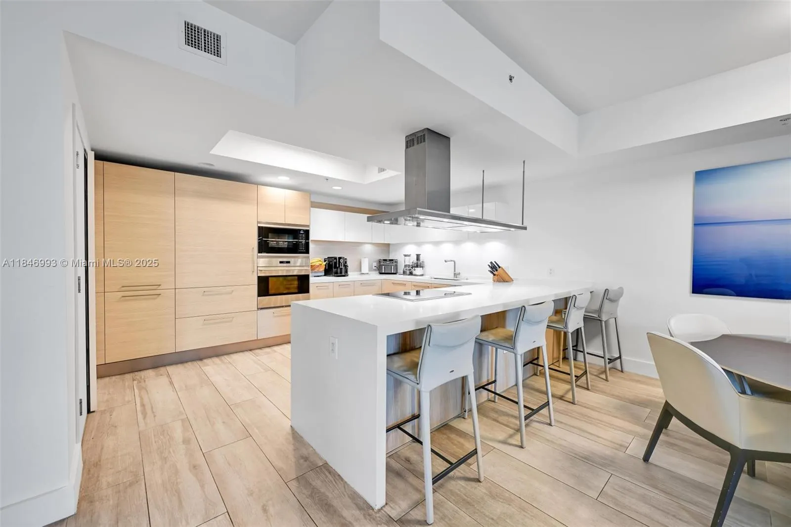 17111 Biscayne Blvd, #207