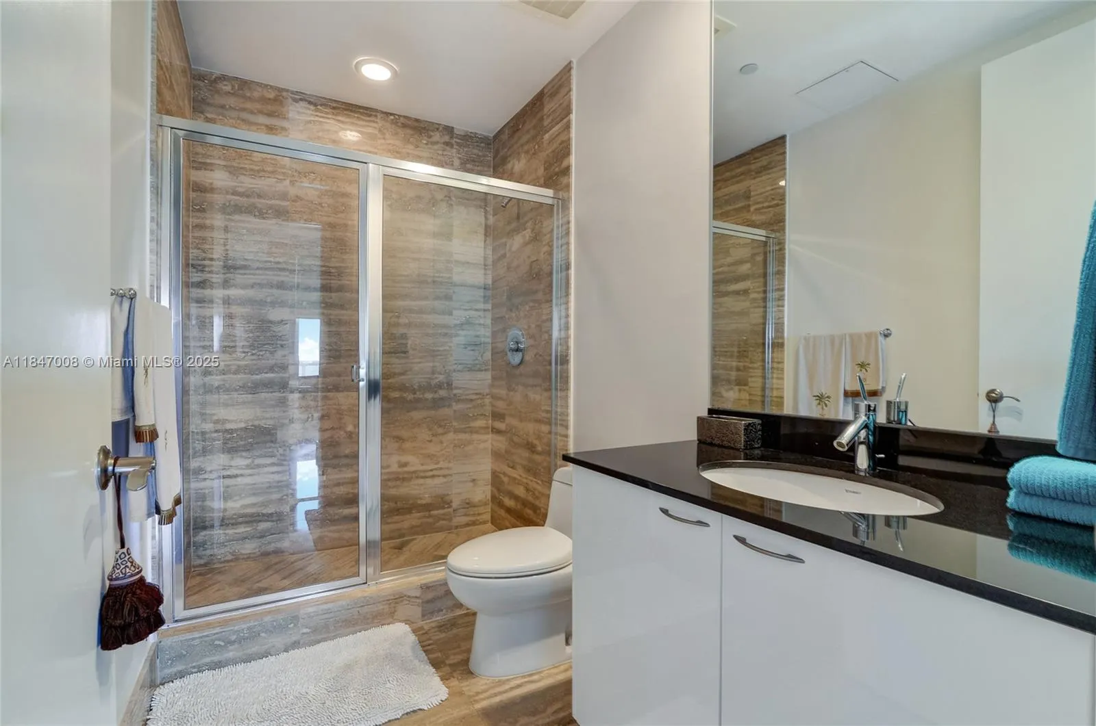 15901 Collins Ave, #2805