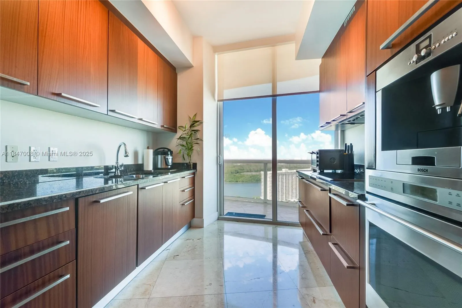 15901 Collins Ave, #2805