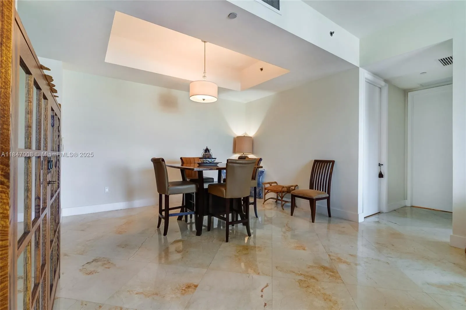 15901 Collins Ave, #2805