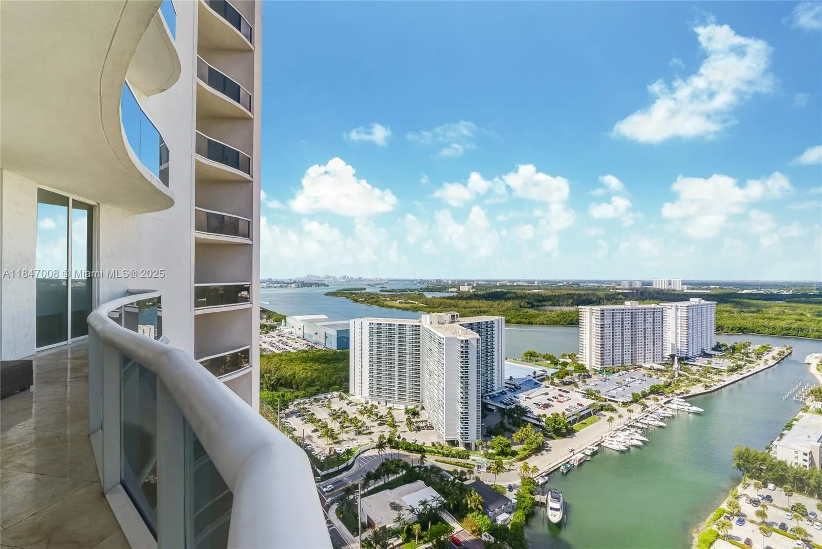 15901 Collins Ave, #2805