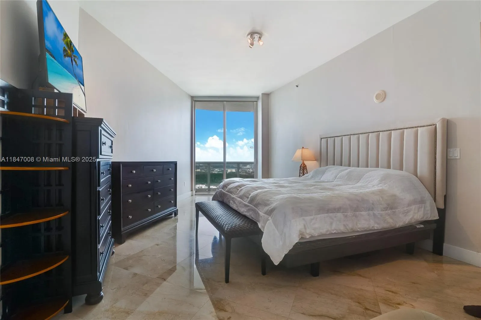 15901 Collins Ave, #2805