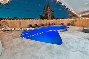 8651 Sunset Strip