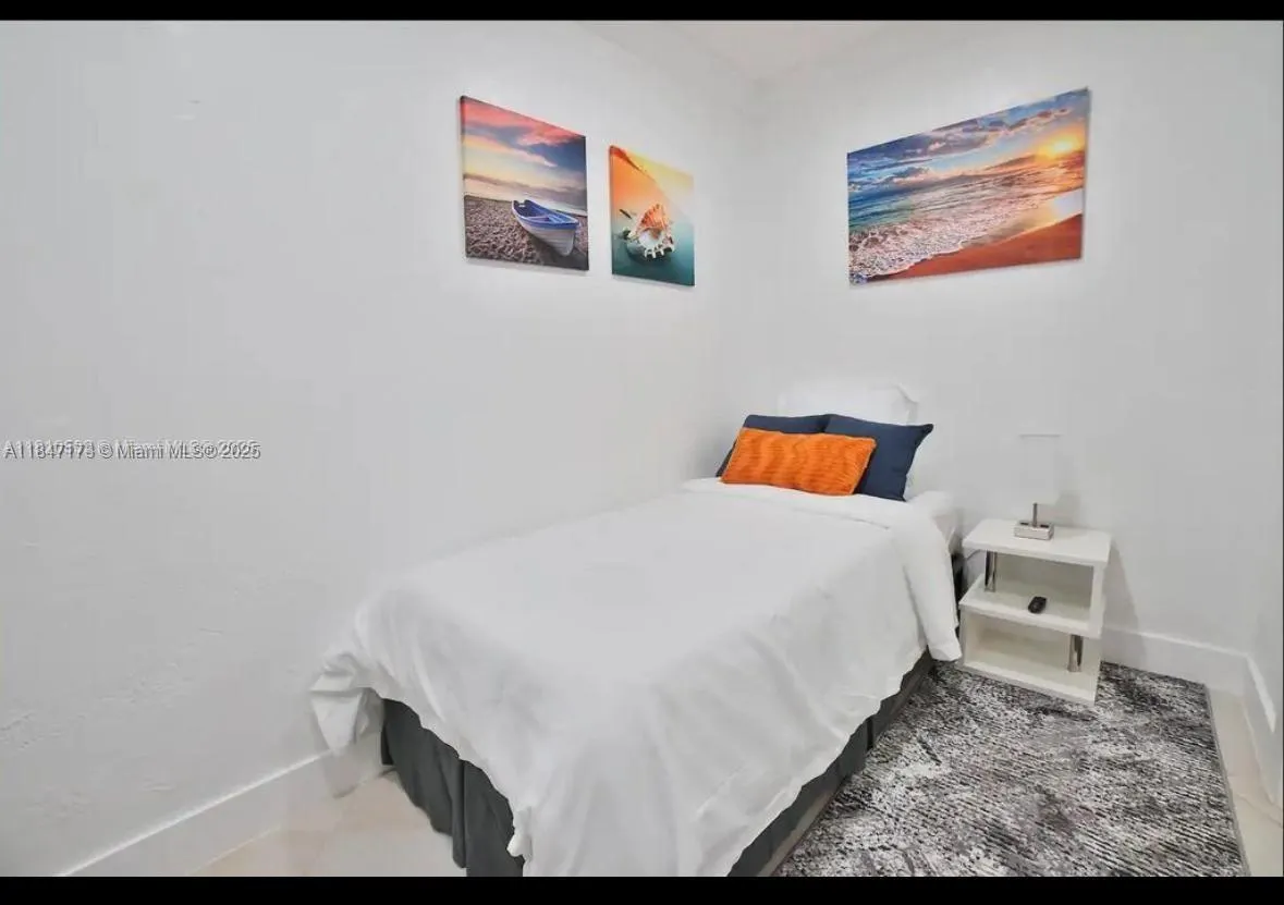 8651 Sunset Strip
