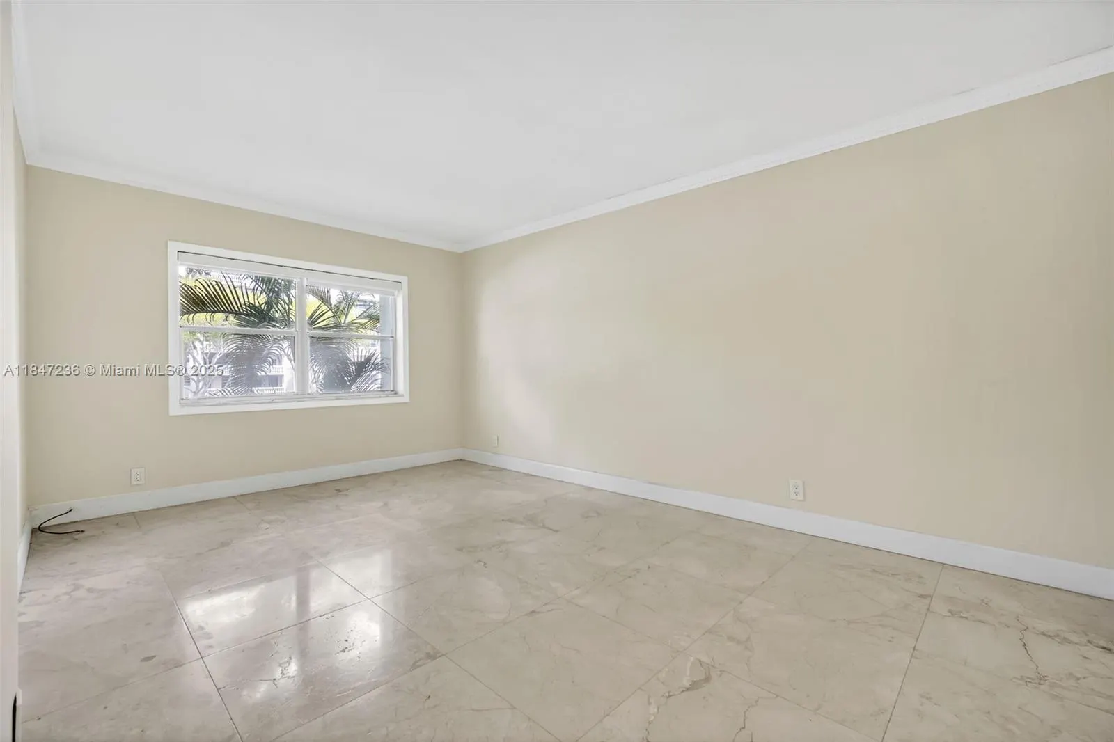 100 Edgewater Dr, #240