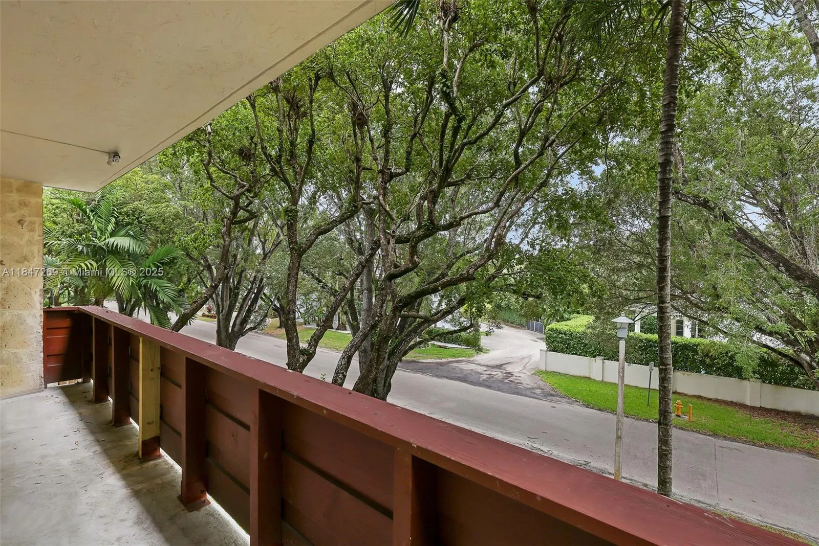 1205 Mariposa Ave, #320