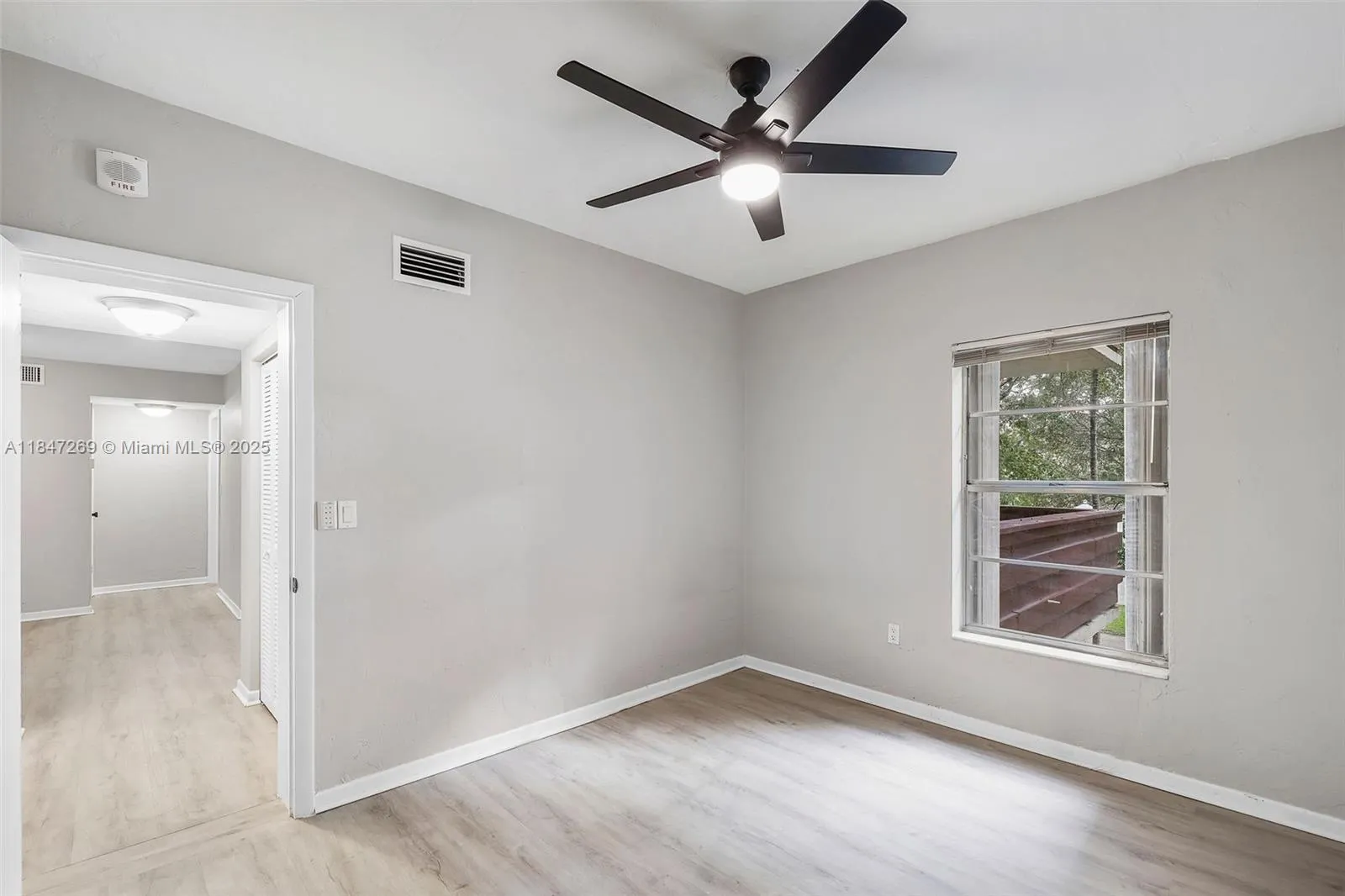 1205 Mariposa Ave, #320