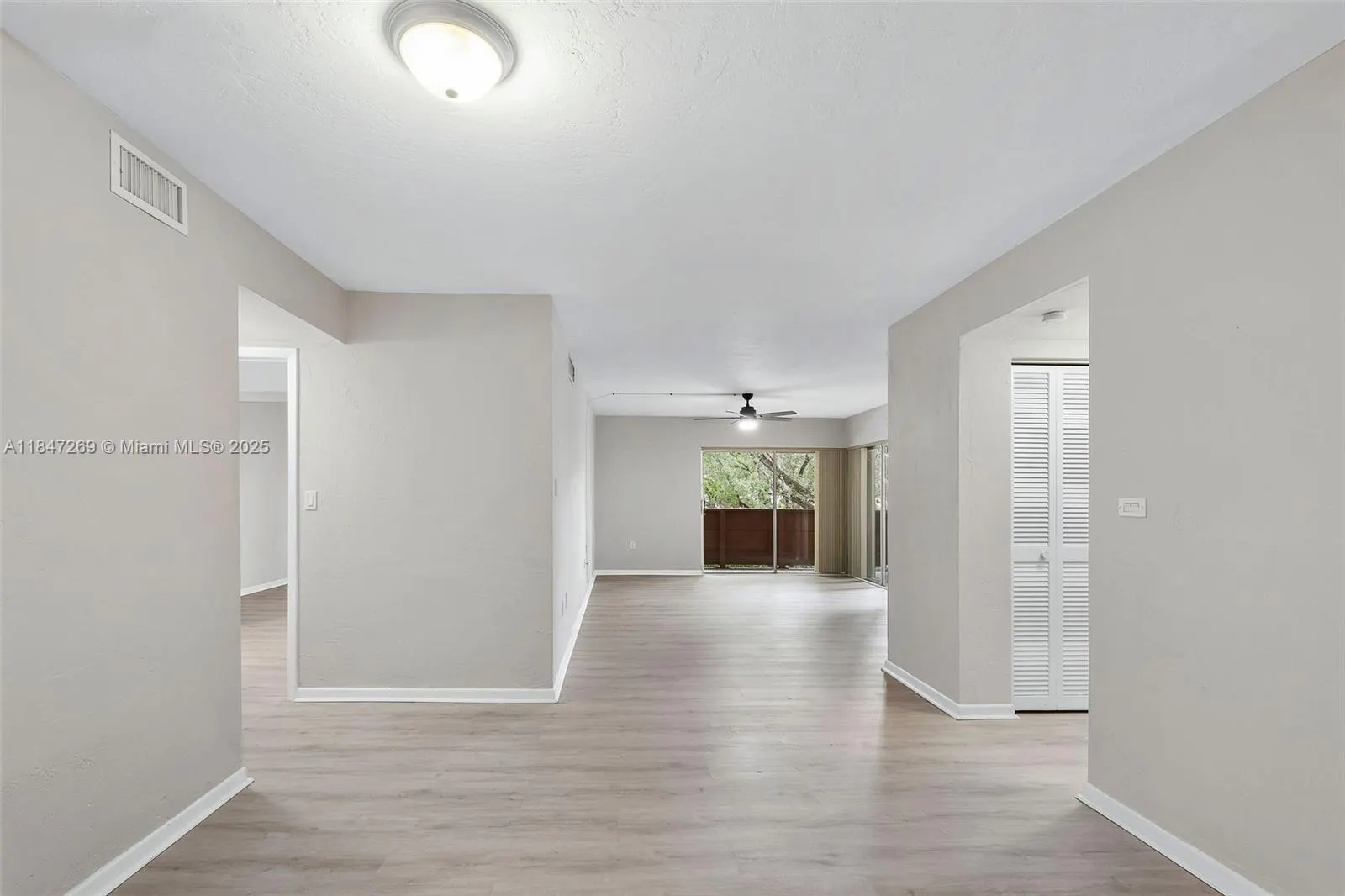 1205 Mariposa Ave, #320